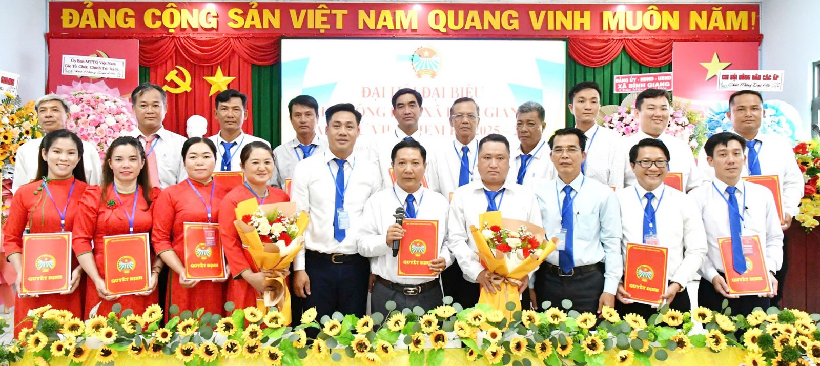 Gần 6 tỷ đồng hỗ trợ vật tư nông nghiệp cho nông dân xã Bình Giang