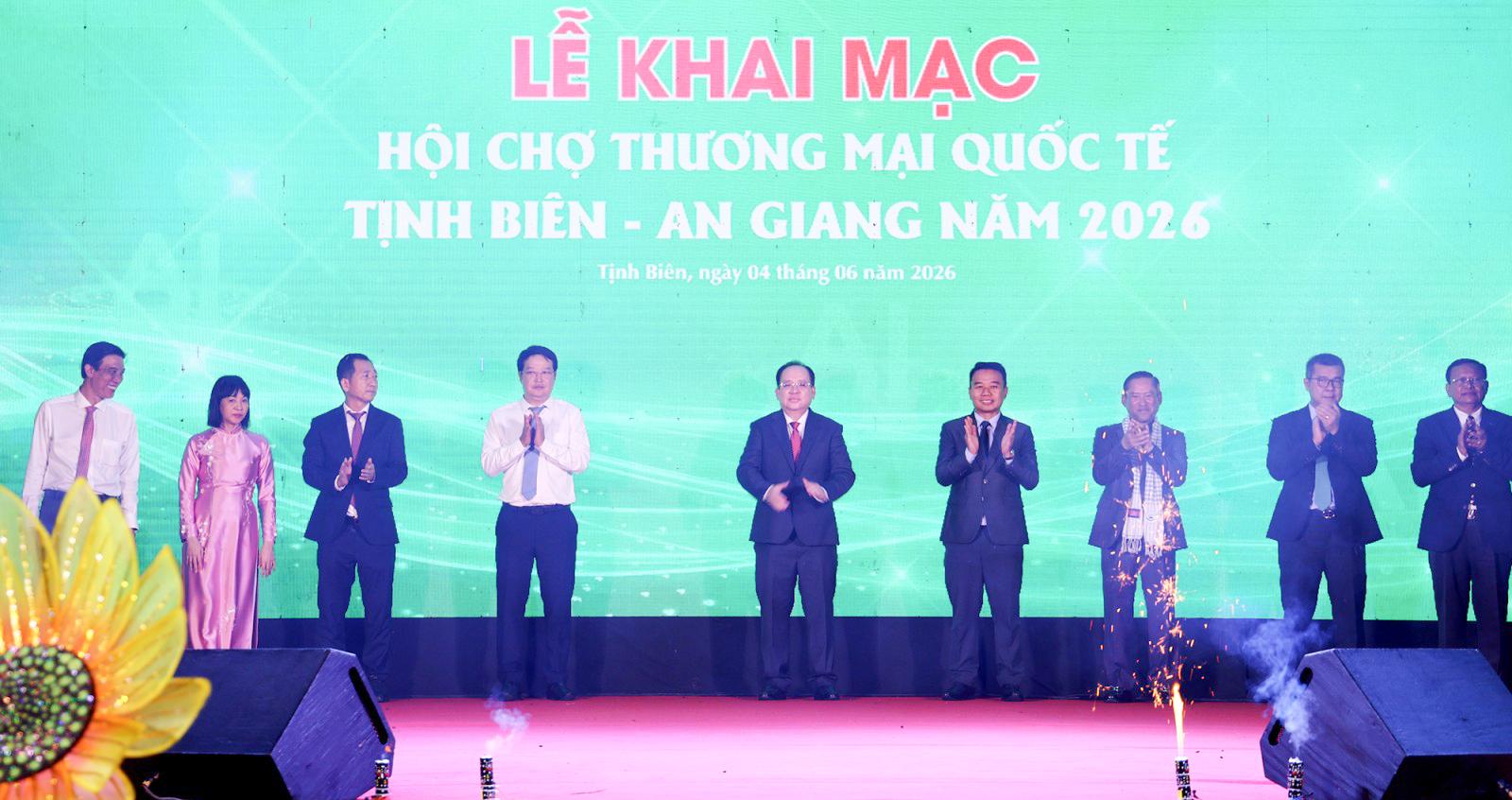 Khai mạc Hội chợ Thương mại quốc tế Tịnh Biên - An Giang năm 2026