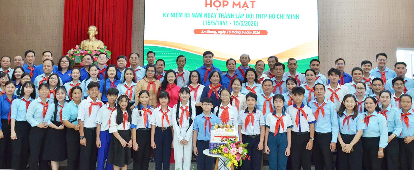 Họp mặt kỷ niệm 85 năm Ngày thành lập Đội Thiếu niên Tiền phong Hồ Chí Minh
