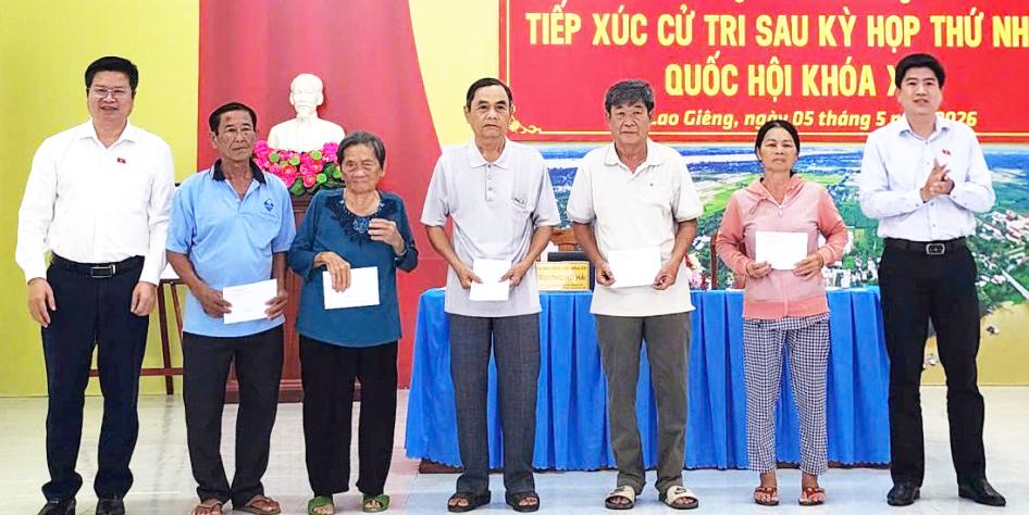 Đại biểu Quốc hội tiếp xúc cử tri hai xã Cù Lao Giêng, Nhơn Mỹ