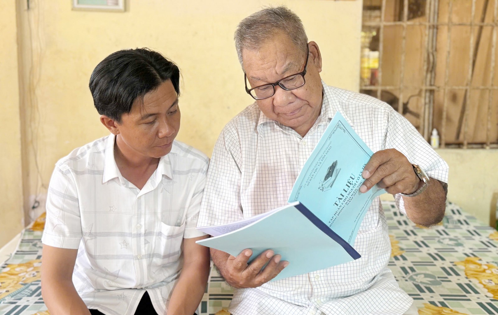 Thắp sáng ngõ nhỏ