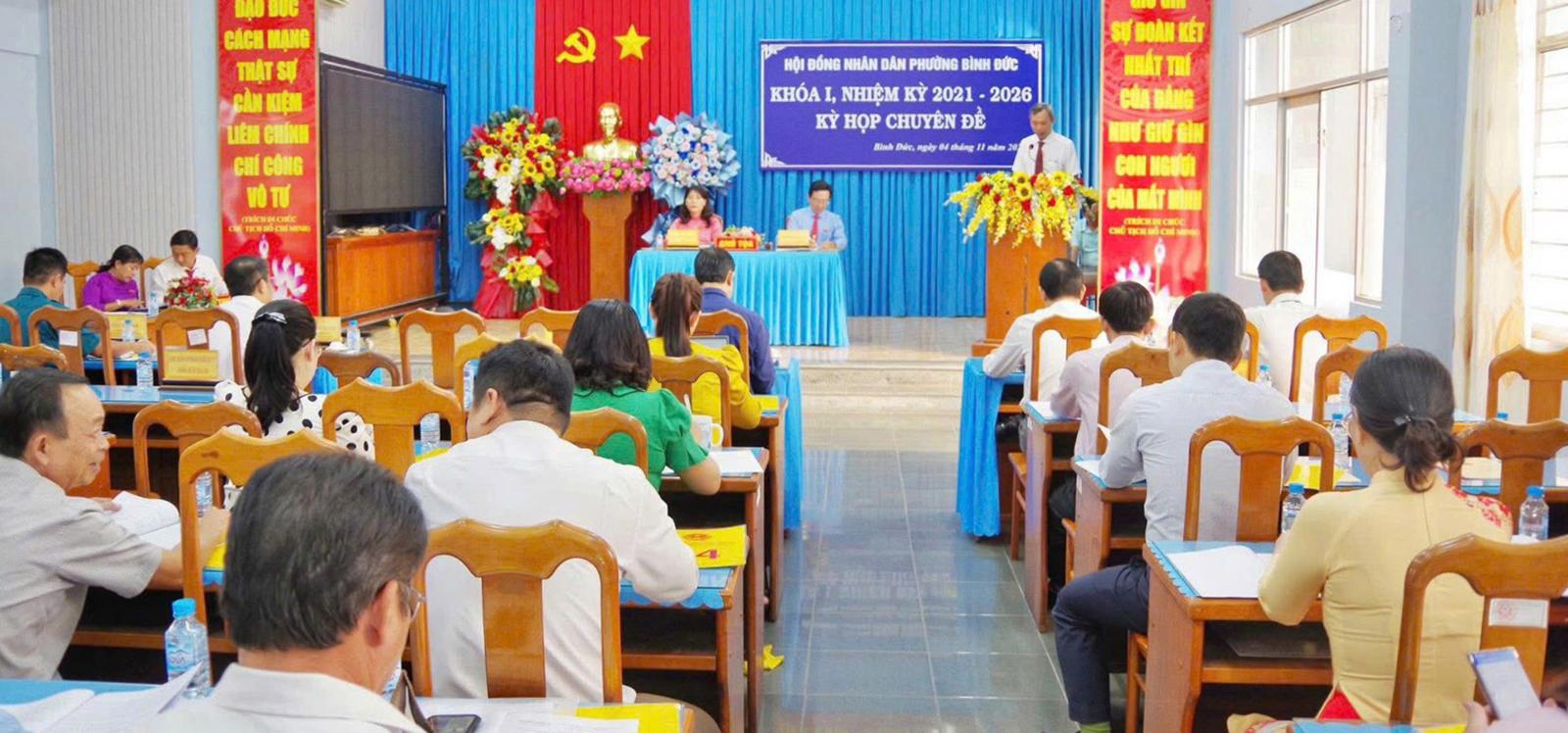 Quang cảnh kỳ họp thứ 4  