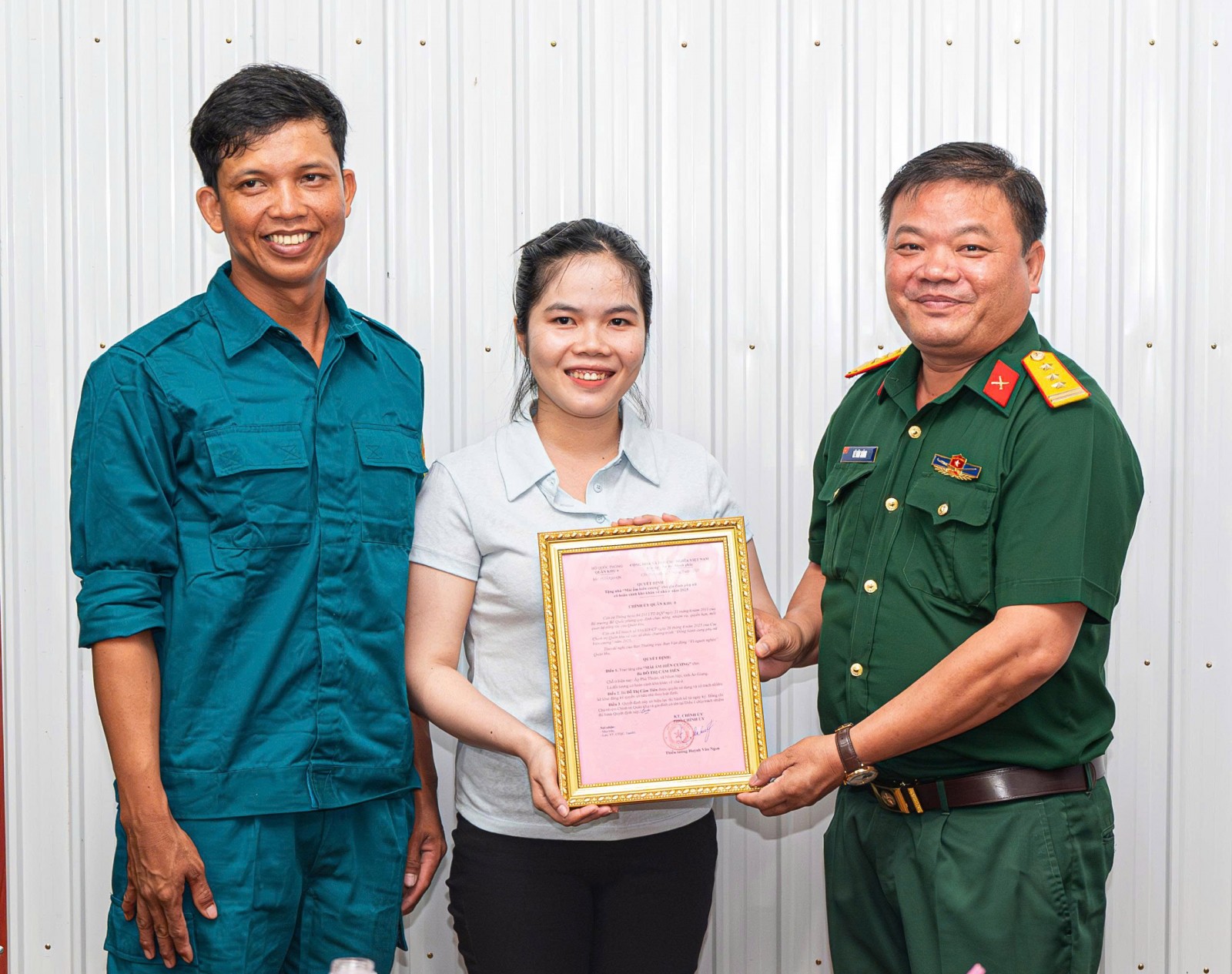 Bàn giao nhà Mái ấm biên cương tại xã Nhơn Hội