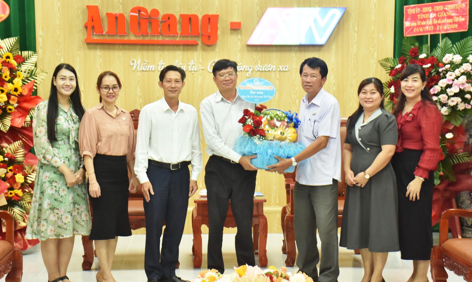 Các đoàn thăm, chúc mừng Báo và Phát thanh - Truyền hình An Giang nhân kỷ niệm Ngày Báo chí Cách mạng Việt Nam