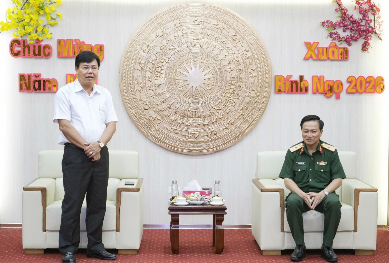 Bí thư Tỉnh ủy An Giang thăm, chúc tết Bộ Tư lệnh Quân khu 9