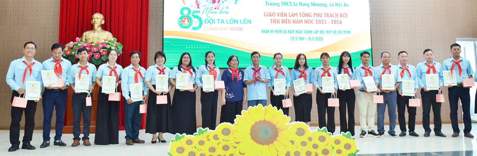 Họp mặt kỷ niệm 85 năm Ngày thành lập Đội Thiếu niên Tiền phong Hồ Chí Minh