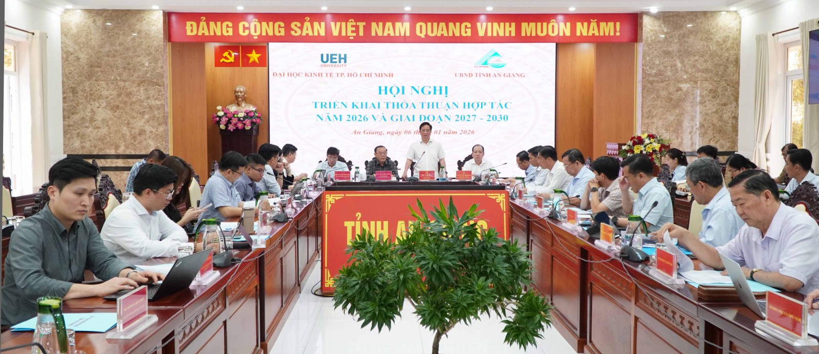 An Giang và Đại học Kinh tế TP. Hồ Chí Minh thúc đẩy hợp tác đến năm 2030