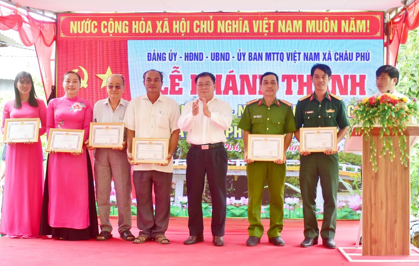 Phó Bí thư Tỉnh ủy Trần Thị Thanh Hương dự khánh thành cầu Kênh 7 - Nam Kênh Quốc Gia
