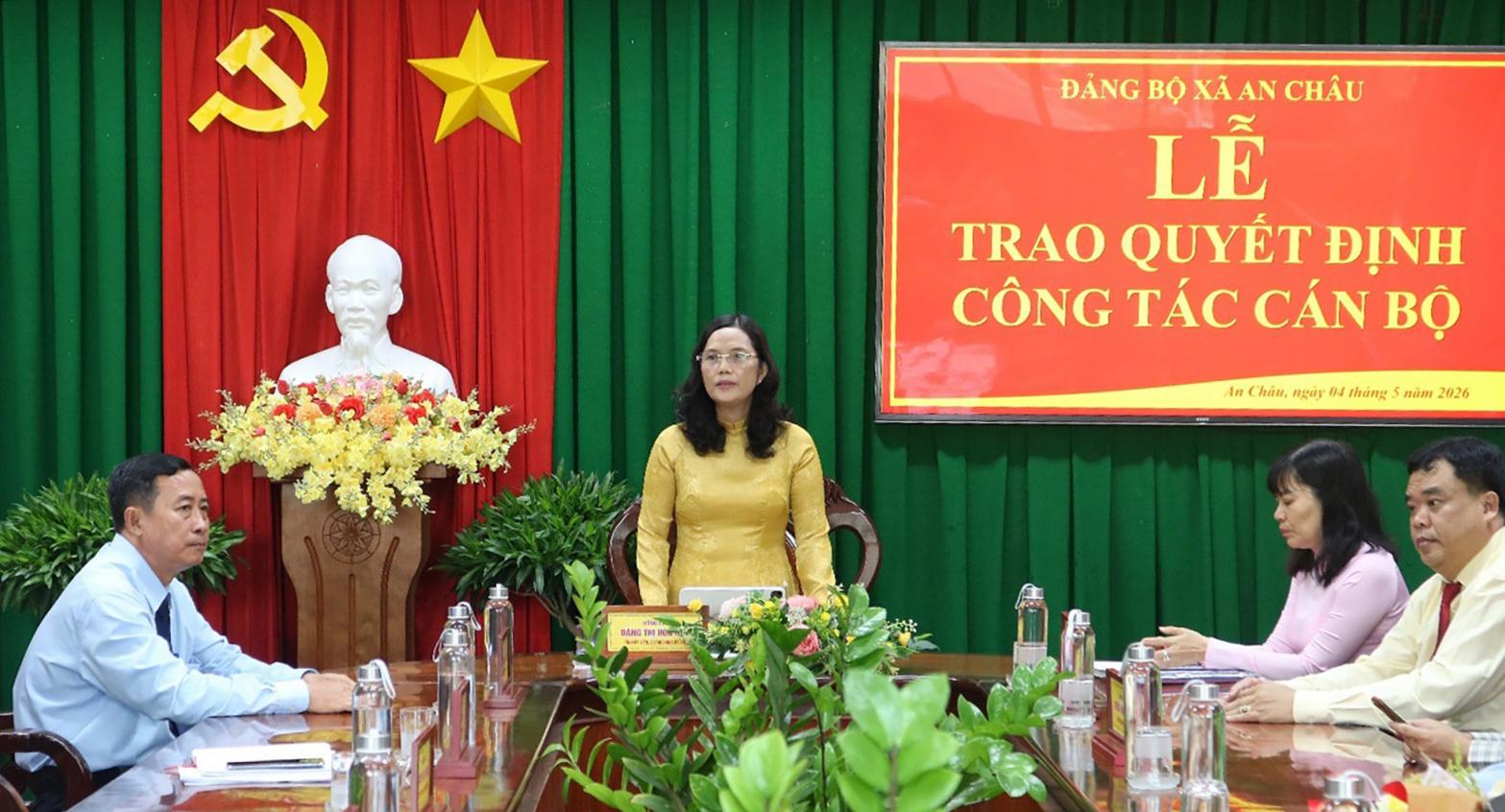 Xã An Châu trao quyết định công tác cán bộ