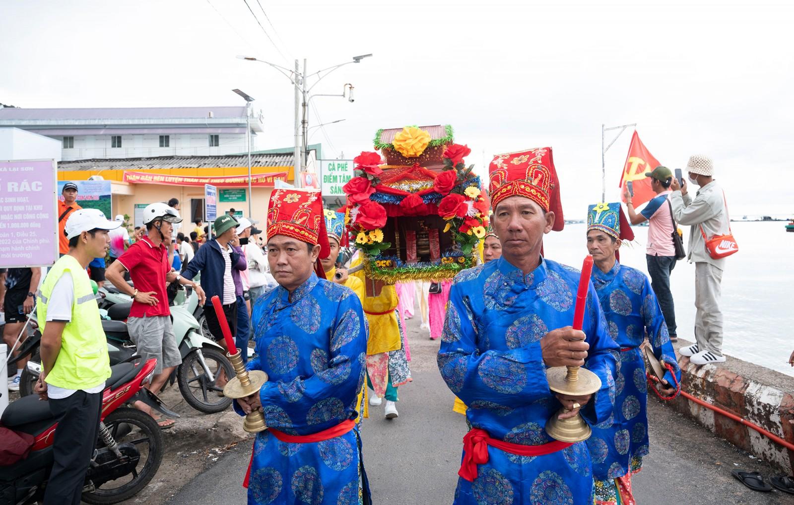Rộn ràng Lễ hội Nghinh Ông Lại Sơn đặc khu Kiên Hải năm 2025