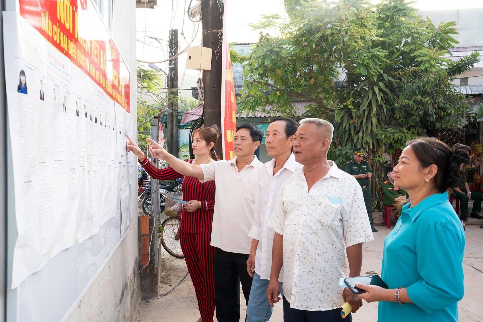 Cử tri đặc khu Thổ Châu đi bầu cử sớm