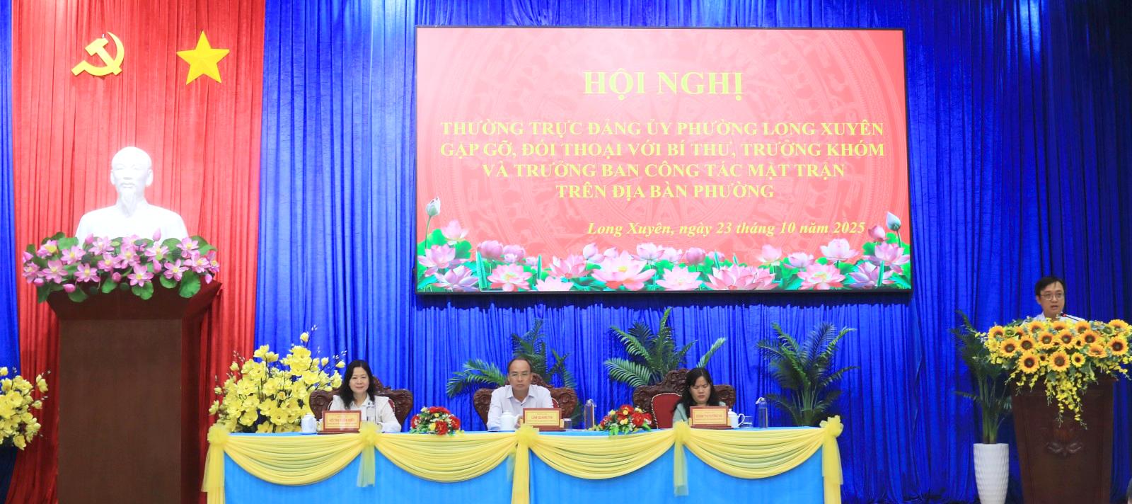 Thường trực Đảng ủy chủ trì buổi đối thoại