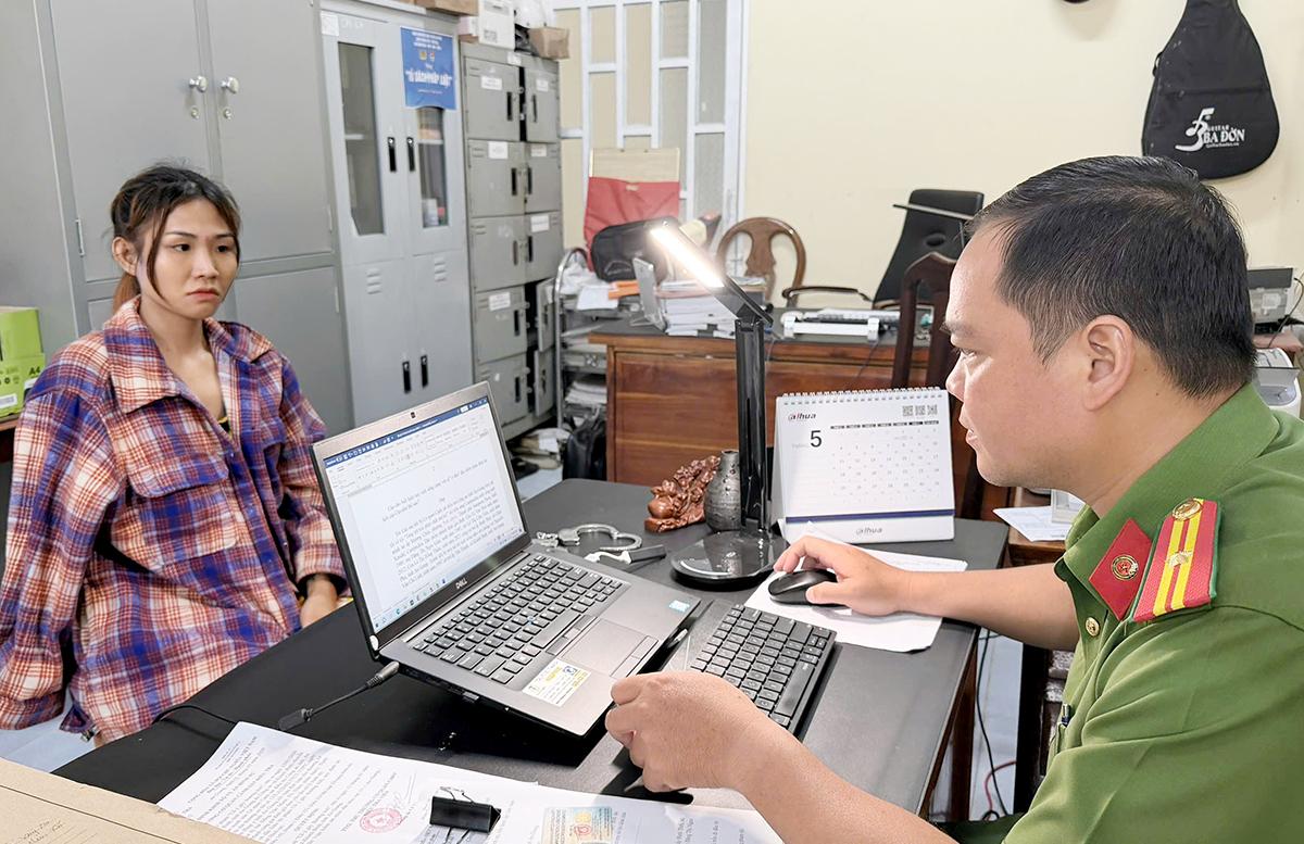 Người phụ nữ trốn truy nã vừa từ Campuchia về Việt Nam bị bắt