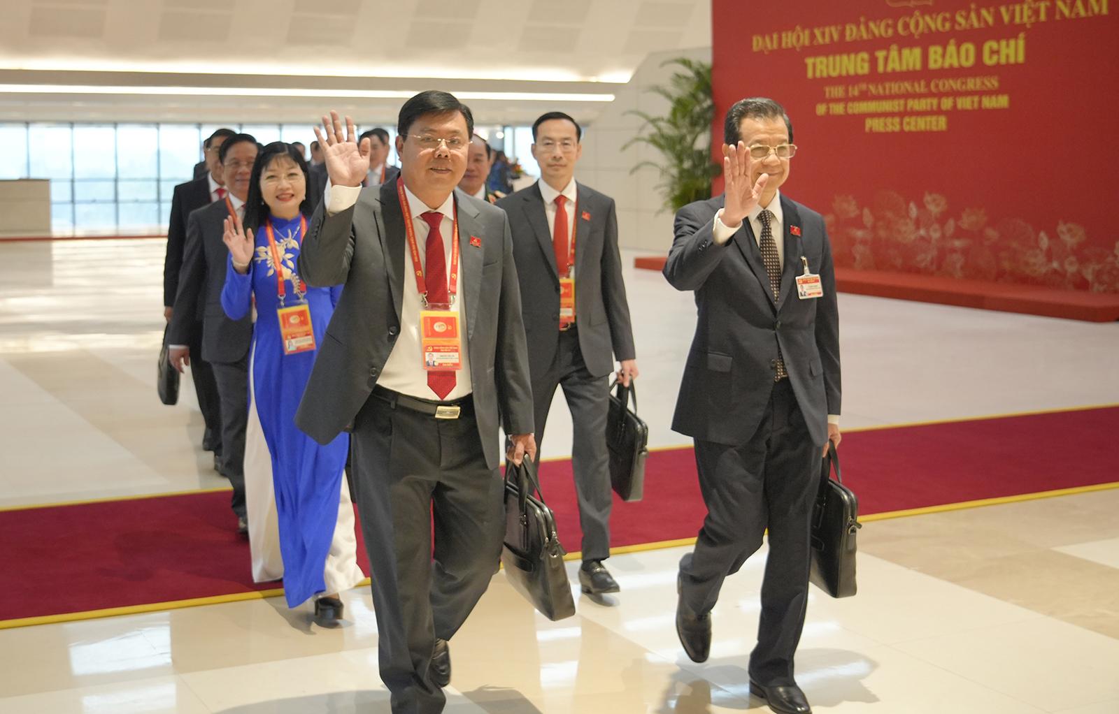 Đoàn đại biểu Đảng bộ tỉnh An Giang dự khai mạc Đại hội XIV của Đảng