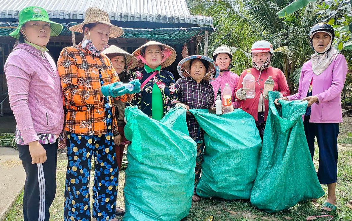 Học Bác từ những việc nhỏ