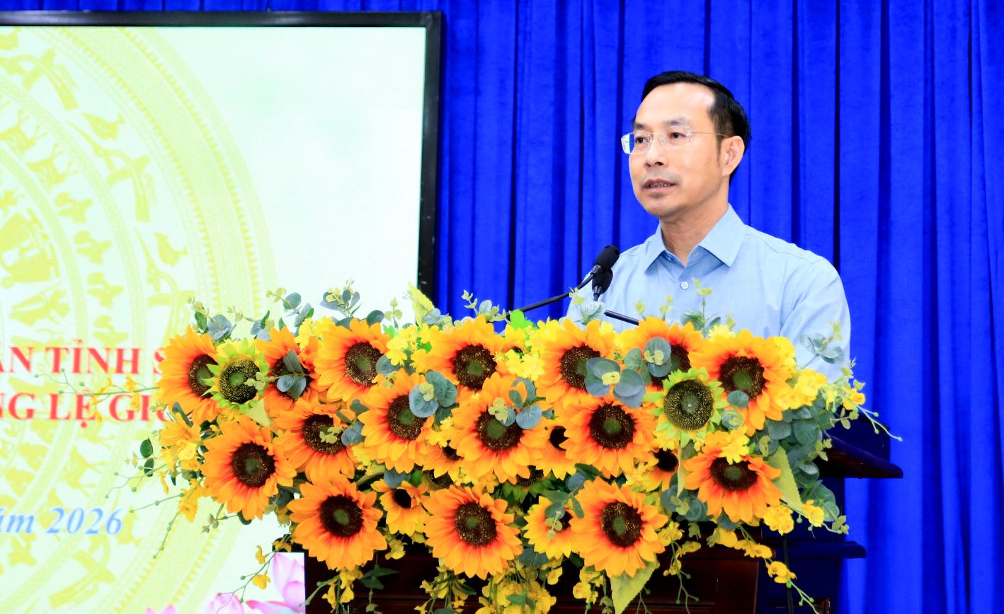 Phó Bí Thư Thường trực Tỉnh ủy, Chủ tịch HĐND tỉnh An Giang Nguyễn Thanh Nhàn phát biểu giải trình ý kiến cử tri