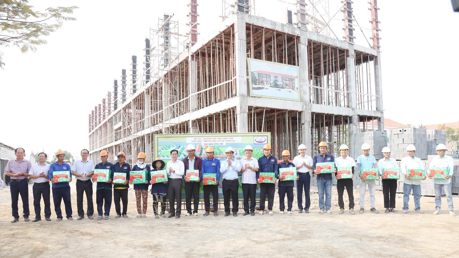 Chủ tịch UBND tỉnh An Giang Hồ Văn Mừng thăm các công trình trọng điểm