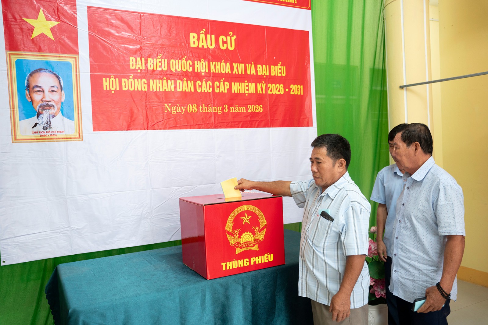 Cử tri đặc khu Thổ Châu đi bầu cử sớm