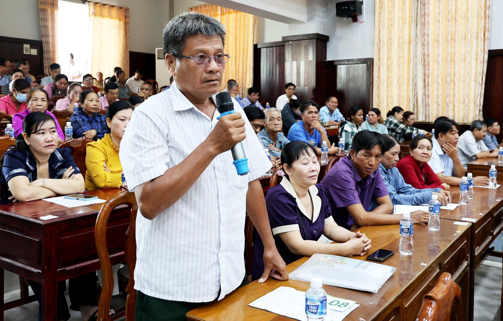 Ứng cử viên đại biểu Quốc hội khóa XVI tiếp xúc cử tri hai phường Tịnh Biên, Thới Sơn