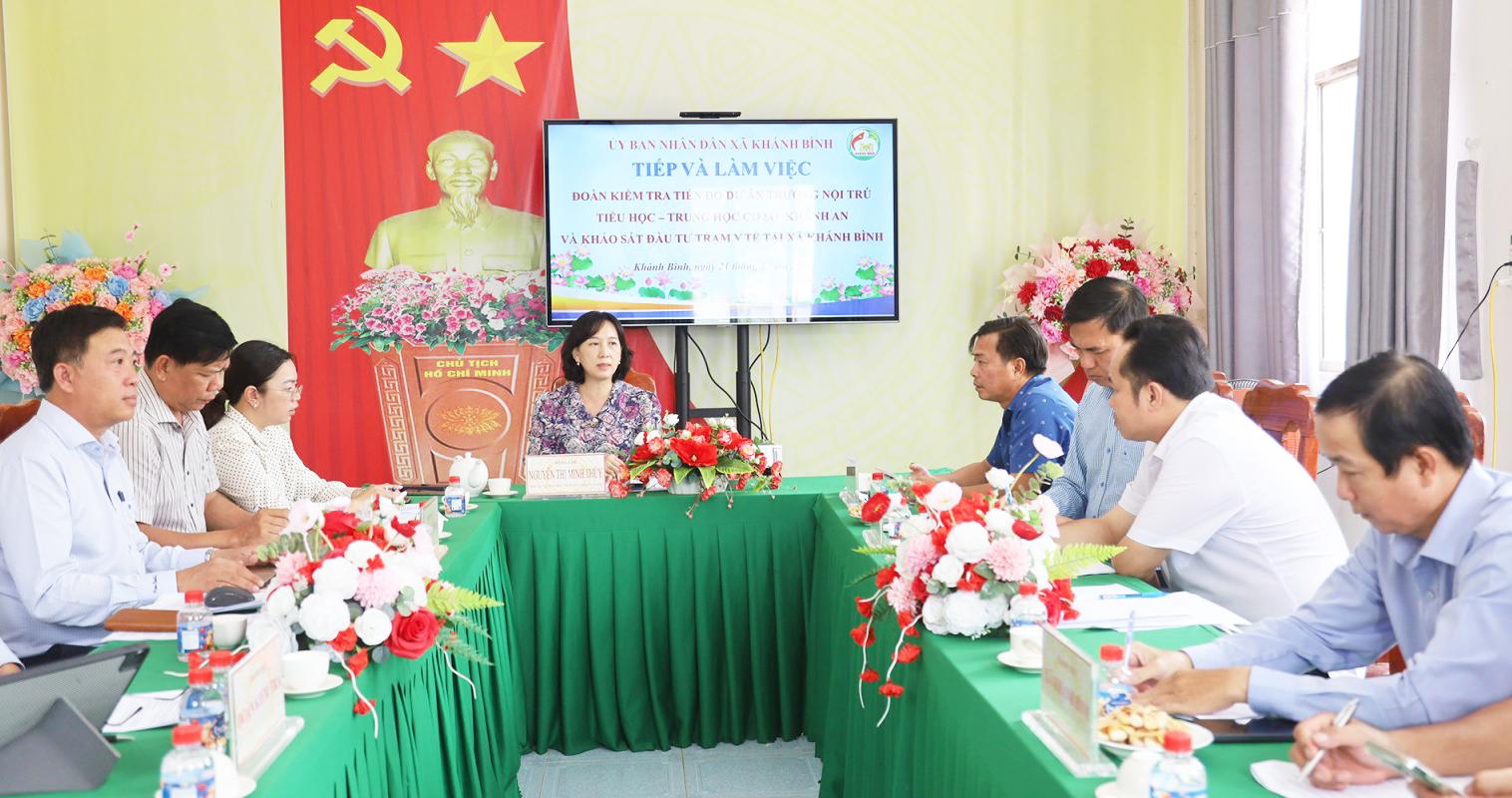 Phó Chủ tịch UBND tỉnh An Giang Nguyễn Thị Minh Thúy khảo sát đầu tư hạ tầng giáo dục và y tế tại các xã biên giới