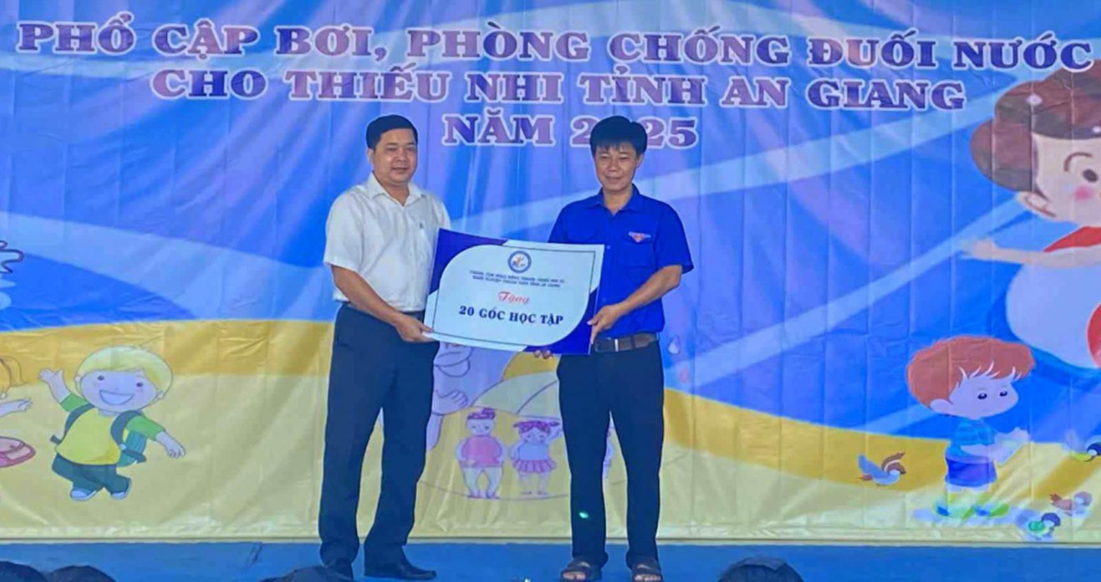 300 học sinh xã Ba Chúc tham gia hoạt động giáo dục an toàn