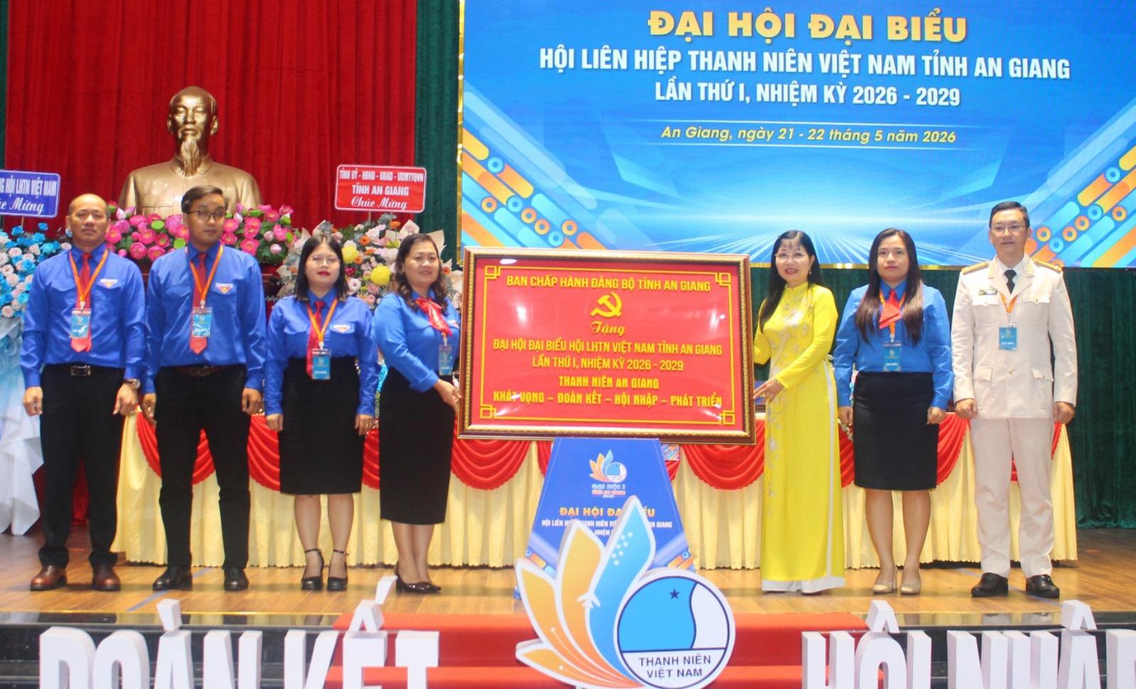Đồng chí Thị Phương Hồng giữ chức Chủ tịch Hội Liên hiệp Thanh niên Việt Nam tỉnh An Giang khóa I
