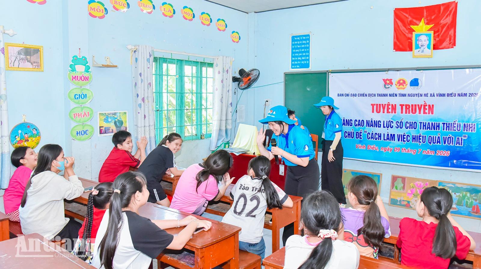Thanh niên AGU thực hiện hơn 20 hoạt động tình nguyện tại Vĩnh Điều