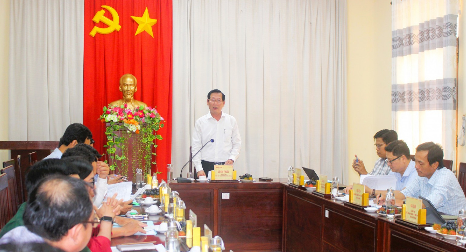 Tháo gỡ khó khăn, chuẩn bị đón đoàn chuyên gia quốc tế ICOMOS khảo sát khu di tích khảo cổ Óc Eo - Ba Thê Phó Chủ tịch UBND tỉnh An Giang Lê Văn Phước phát biểu kết luận buổi làm việc.