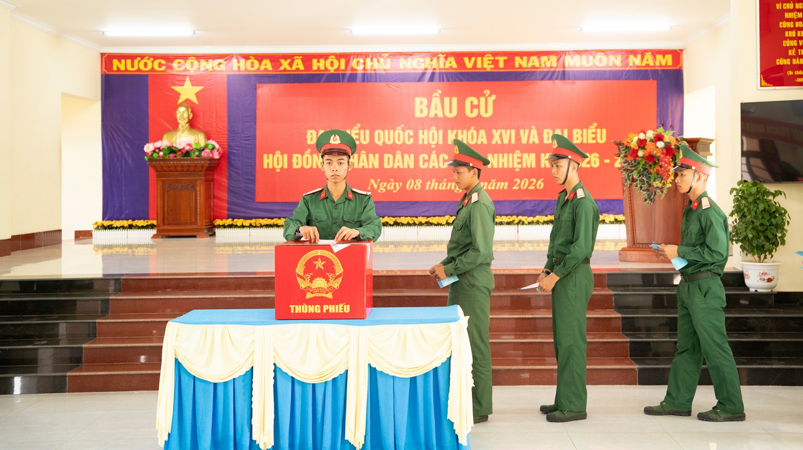 Cử tri đặc khu Thổ Châu đi bầu cử sớm