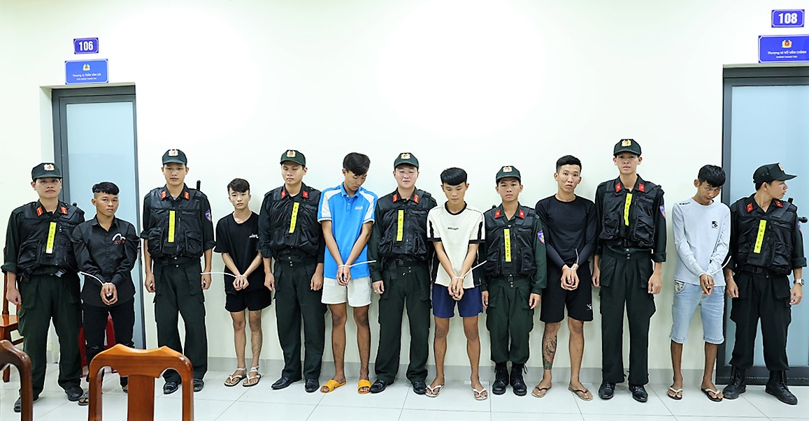 Tạm giữ nhóm đối tượng về hành vi giết người và gây rối trật tự công cộng