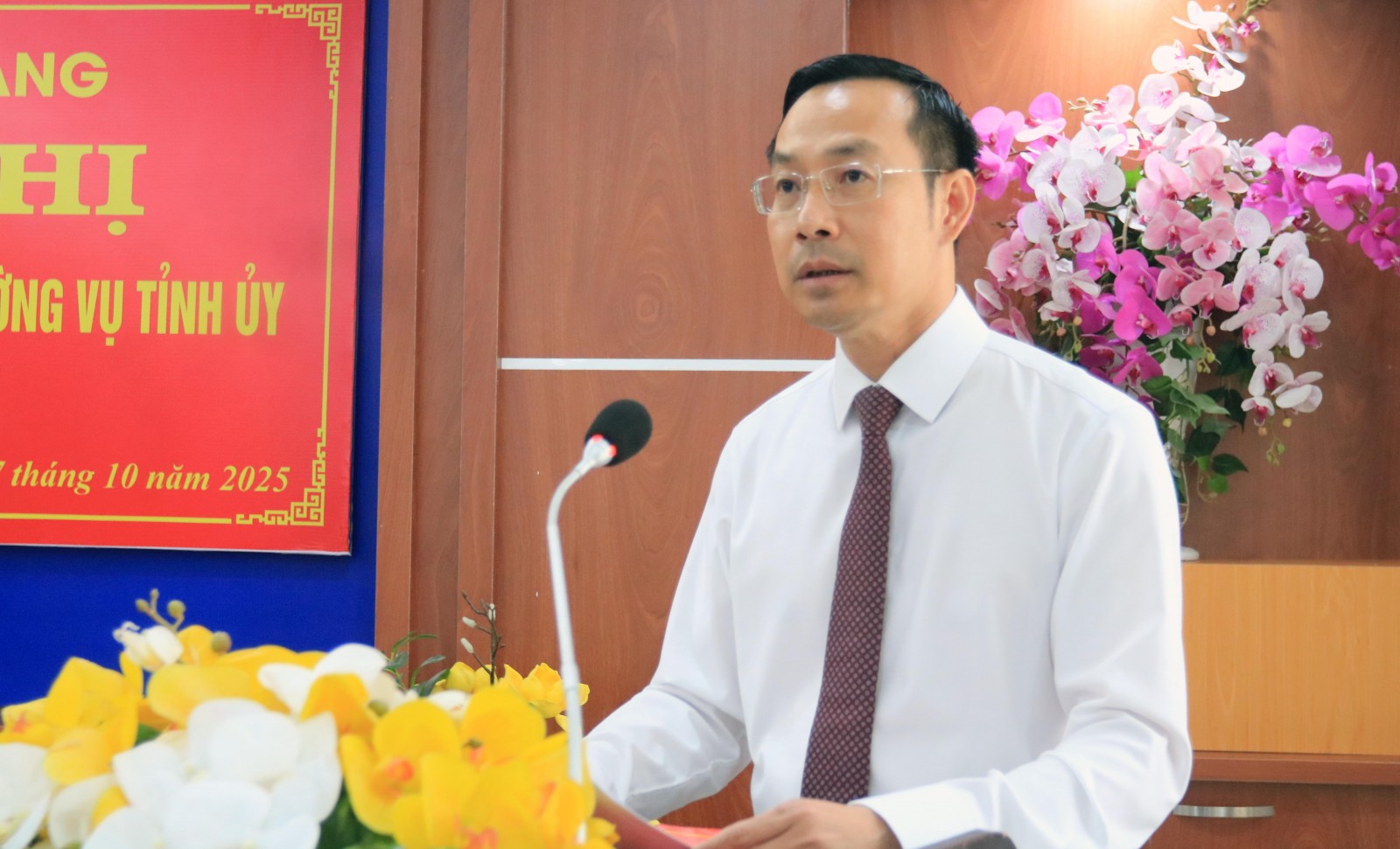 Công bố các quyết định của Ban Thường vụ Tỉnh ủy An Giang về công tác cán bộ Phó Bí thư Thường trực Tỉnh ủy, Chủ tịch HĐND tỉnh Nguyễn Thanh Nhàn phát biểu chỉ đạo