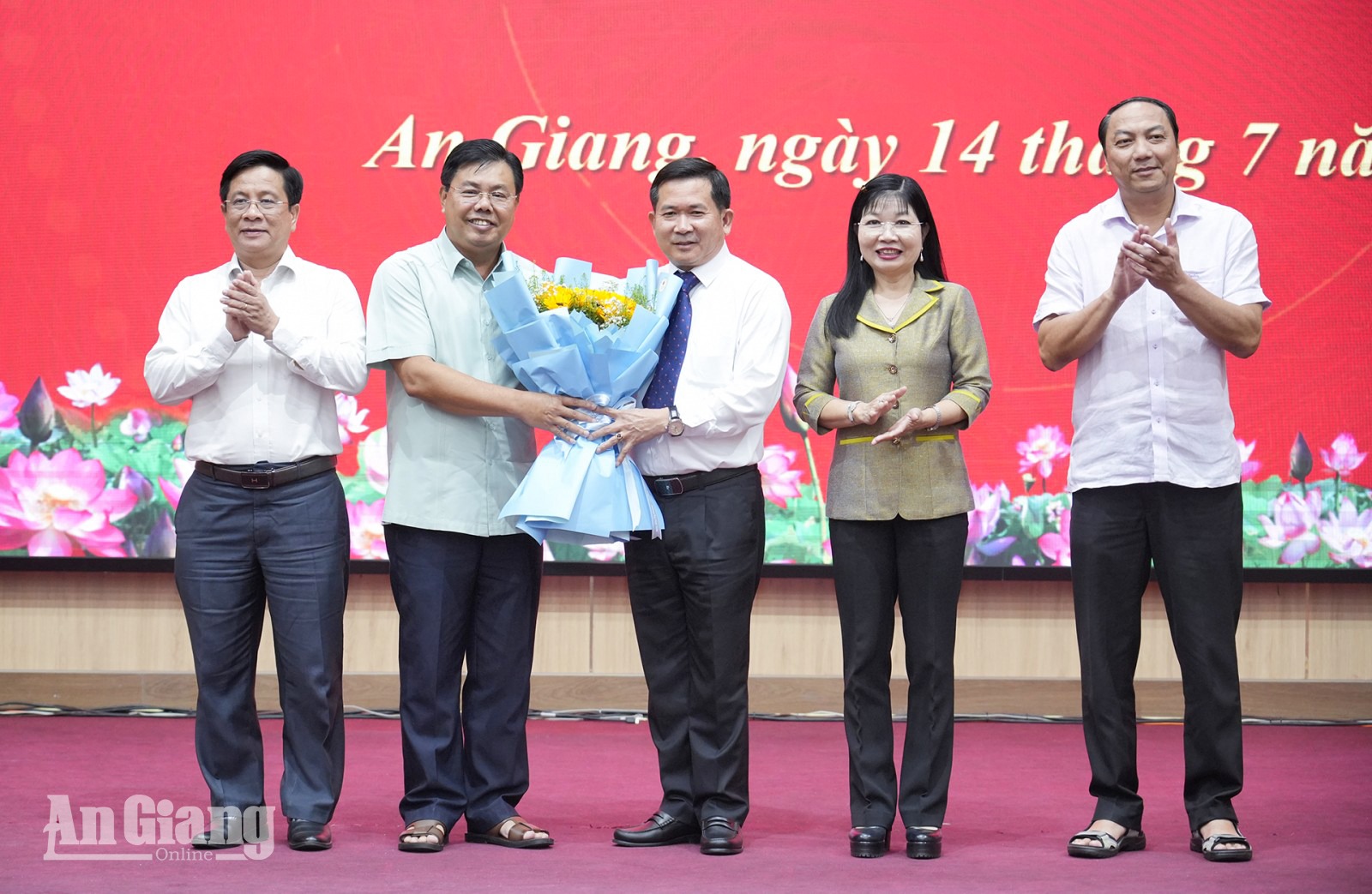 Trung tướng Đinh Văn Nơi giữ chức Phó Bí thư Tỉnh ủy An Giang