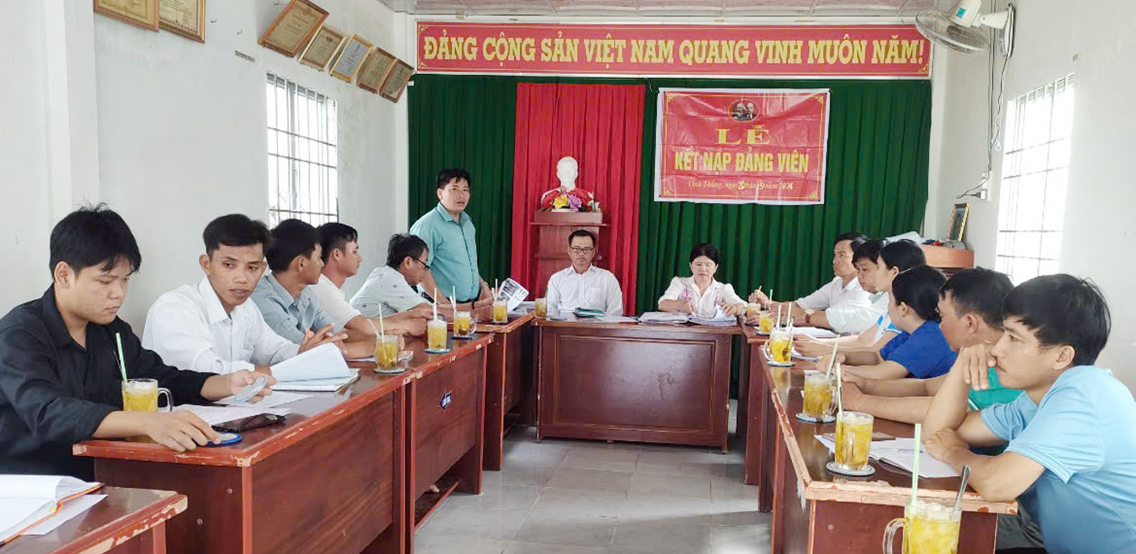 Chi bộ mạnh từ đổi mới sinh hoạt