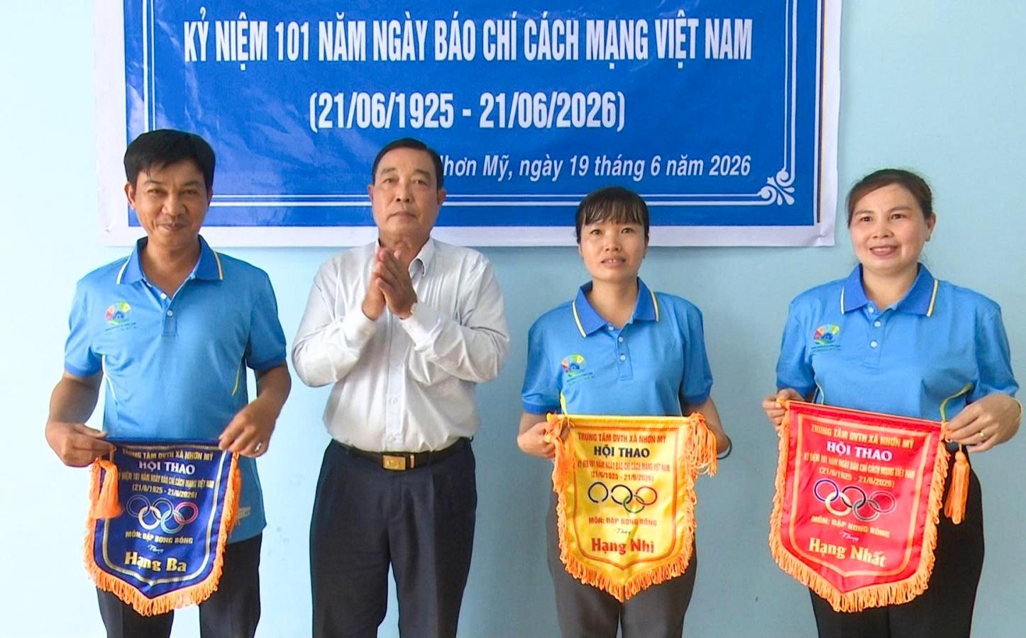 Nhơn Mỹ tổ chức họp mặt kỷ niệm 101 năm Ngày Báo chí cách mạng Việt Nam