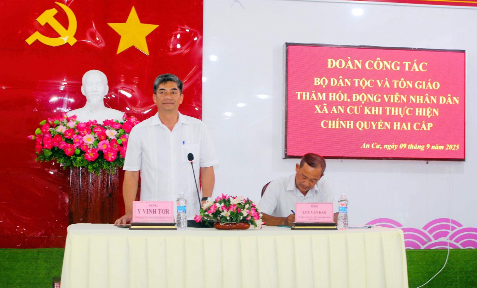Thứ trưởng Y Vinh Tơr kiểm tra công tác dân tộc, tôn giáo tại An Giang
