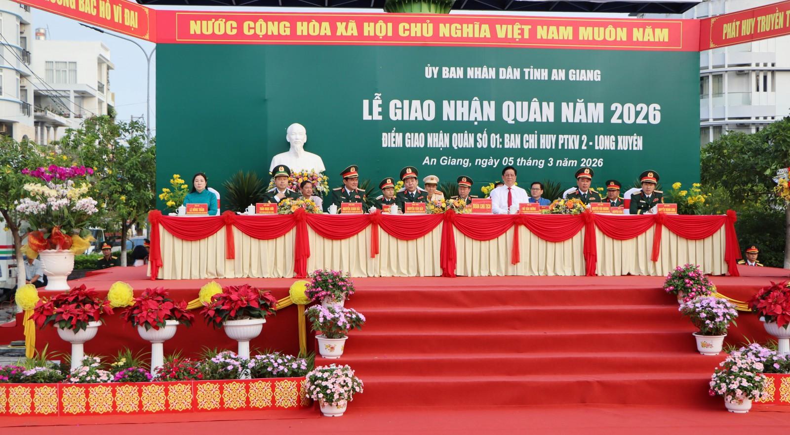 Đại biểu tham dự lễ