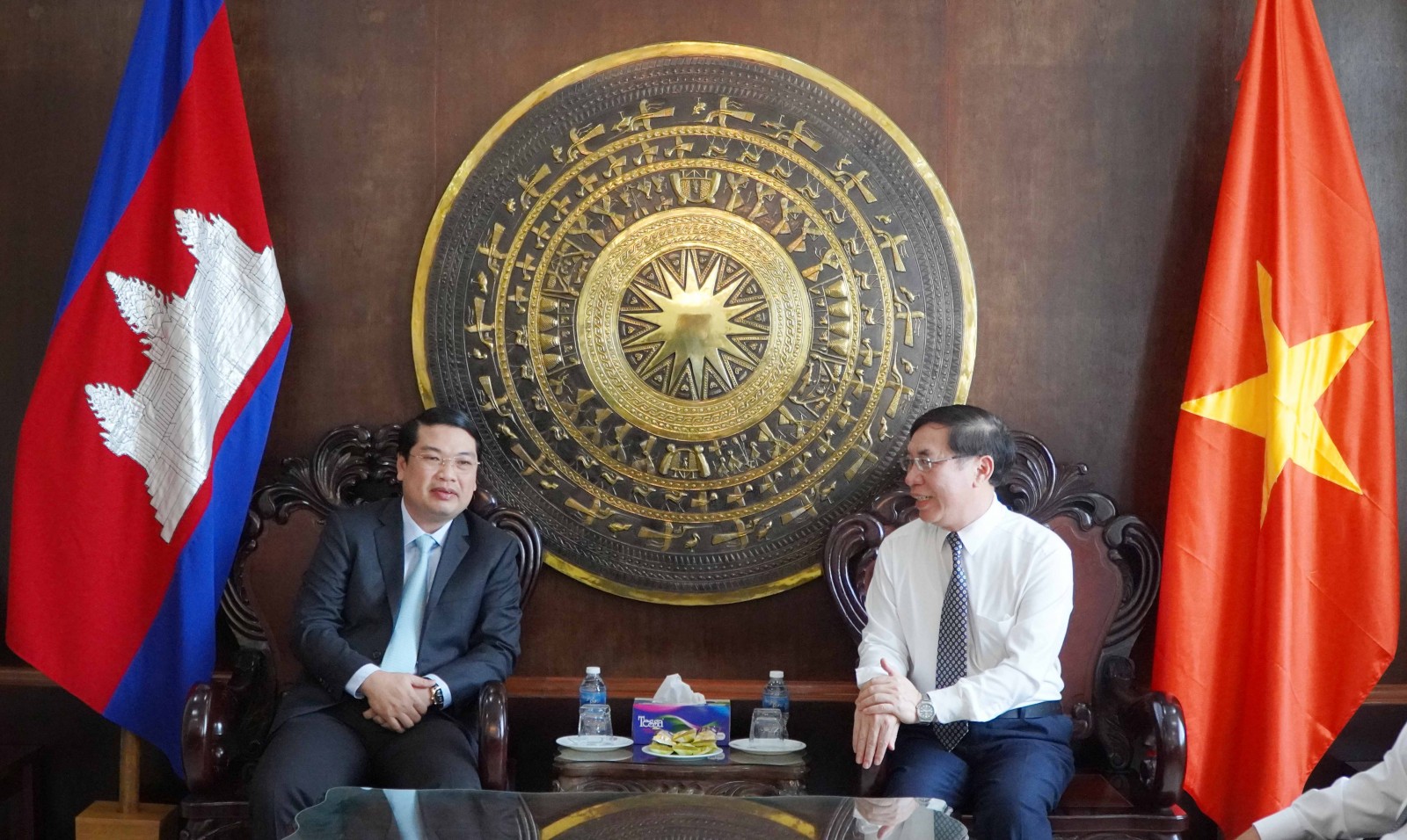 Đoàn công tác tỉnh An Giang thăm Tổng Lãnh sự quán Việt Nam tại tỉnh Preah Sihanouk