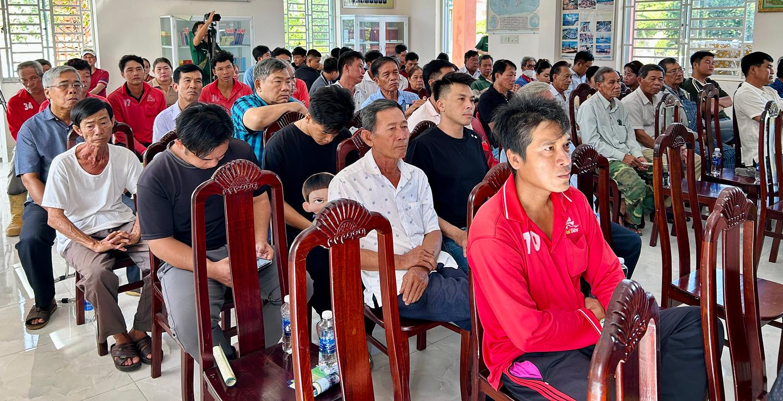 Tuyên truyền cao điểm phòng, chống khai thác IUU đến 120 ngư dân xã Hòn Đất