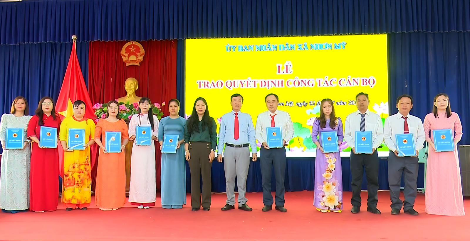 Xã Nhơn Mỹ tiếp nhận 11 công chức chuyên trách mới