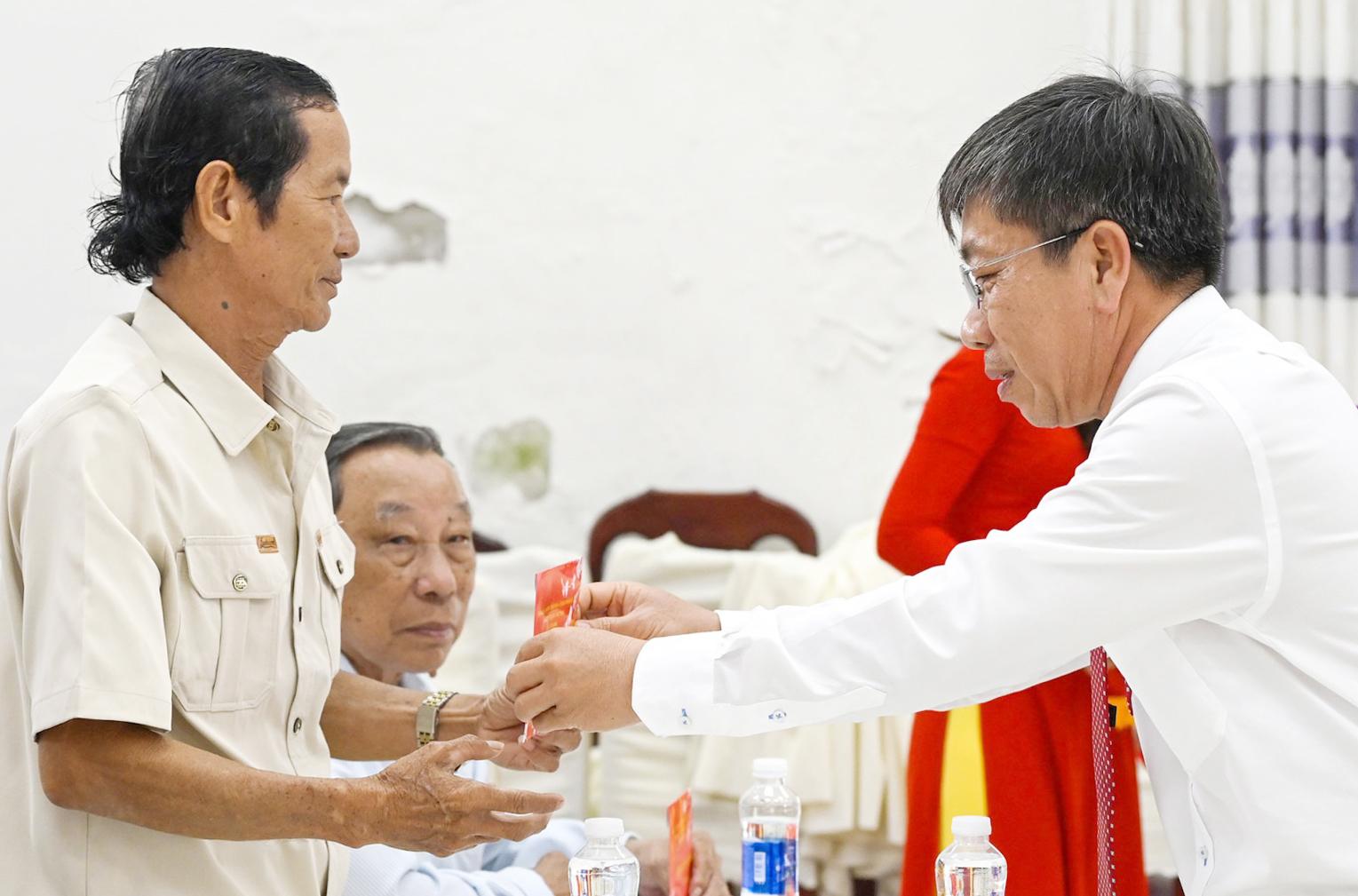 Xã Vĩnh Bình họp mặt chúc mừng năm mới Bính Ngọ 2026