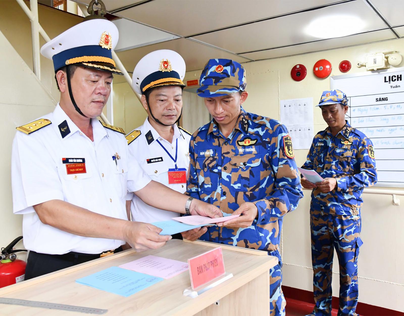 Lữ đoàn 127, Vùng 5 Hải quân tổ chức bầu cử sớm