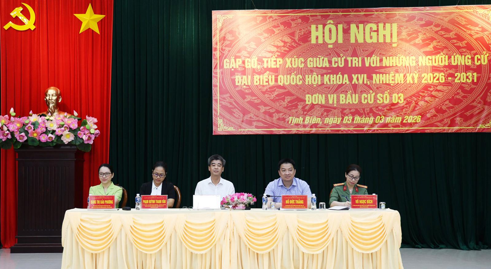 Ứng cử viên đại biểu Quốc hội khóa XVI tiếp xúc cử tri hai phường Tịnh Biên, Thới Sơn