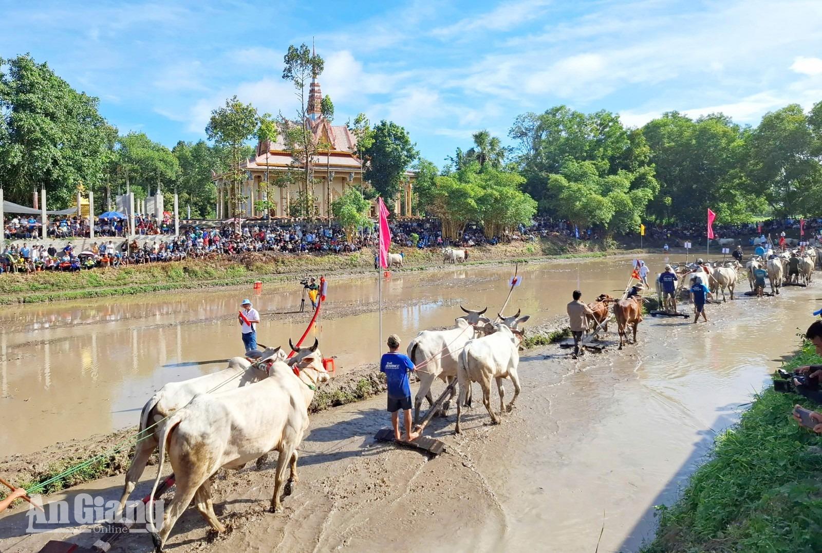 Chuyện đất, chuyện người Bảy Núi