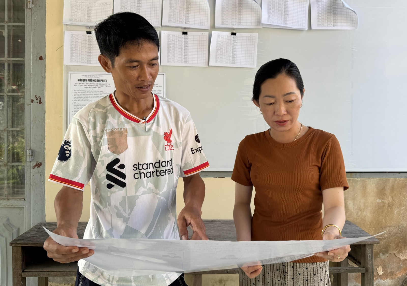 Niềm tin gửi gắm trong từng lá phiếu