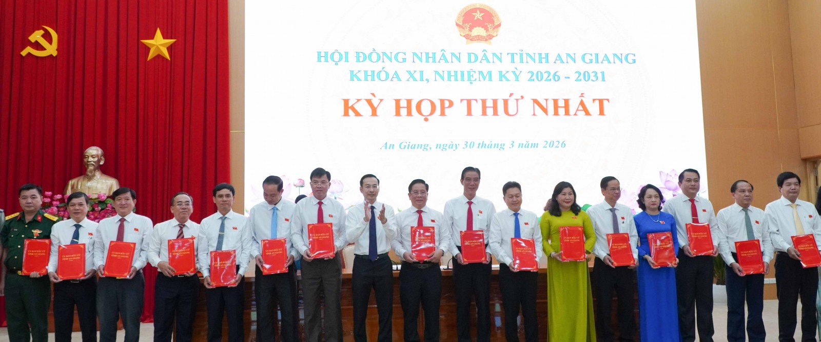Đồng chí Nguyễn Thanh Nhàn tái đắc cử Chủ tịch HĐND tỉnh An Giang