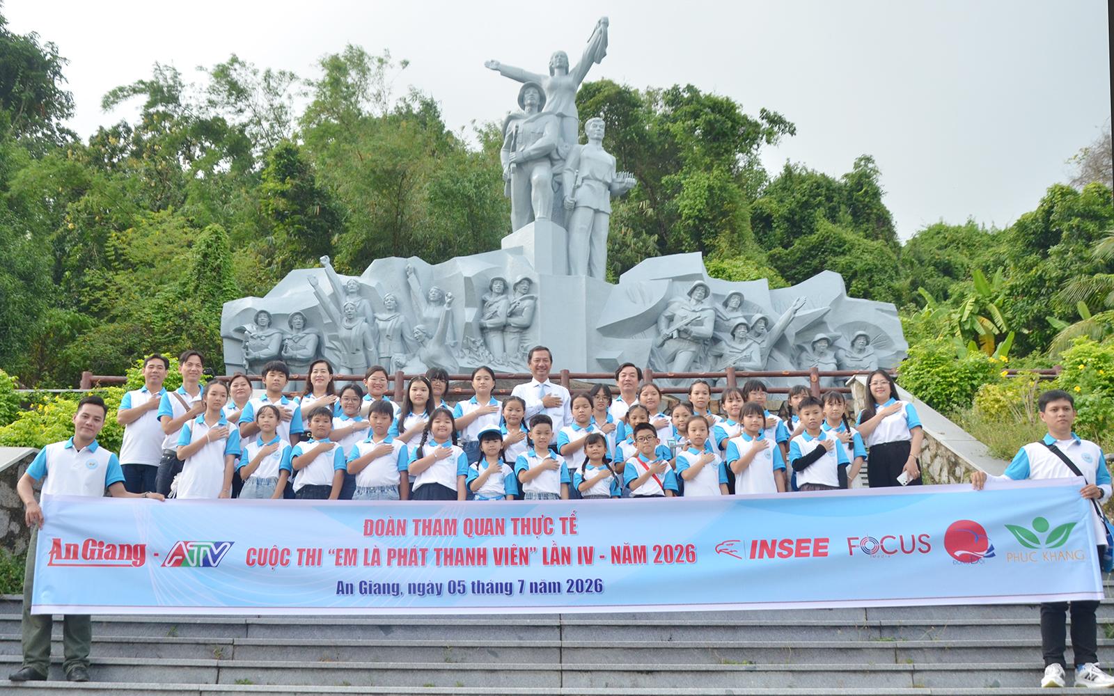 31 thí sinh “Em là phát thanh viên” trải nghiệm chương trình tham quan thực tế