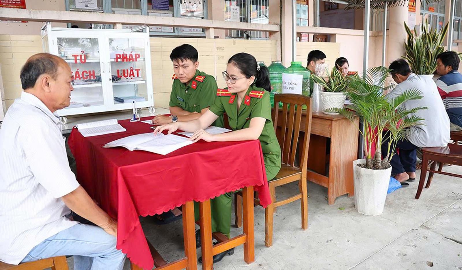 “Ngôi nhà pháp lý” ở xã Vĩnh Trạch