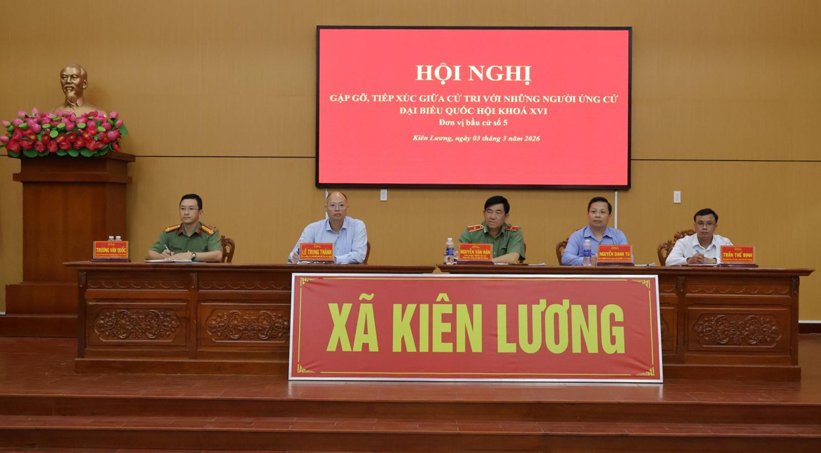 Ứng cử viên đại biểu Quốc hội tiếp xúc cử tri các xã Kiên Lương, Hòn Nghệ, Sơn Hải, Hòa Điền