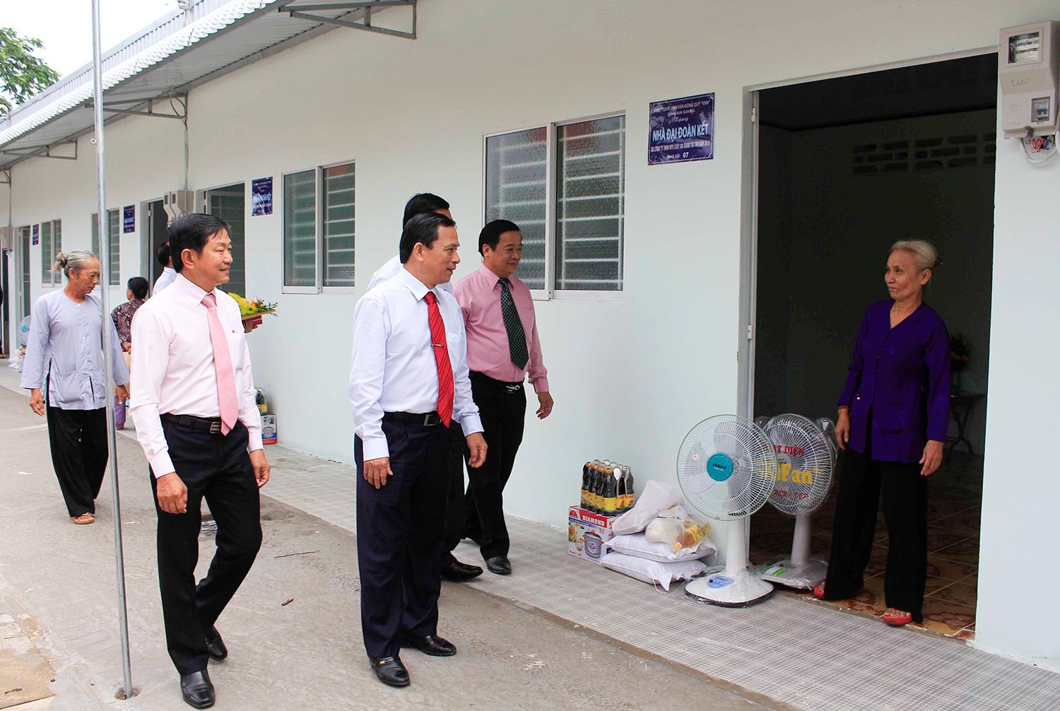 Đại đoàn kết trên quỹ đất công - Bài 1: Những khu nhà “đi trước chủ trương”