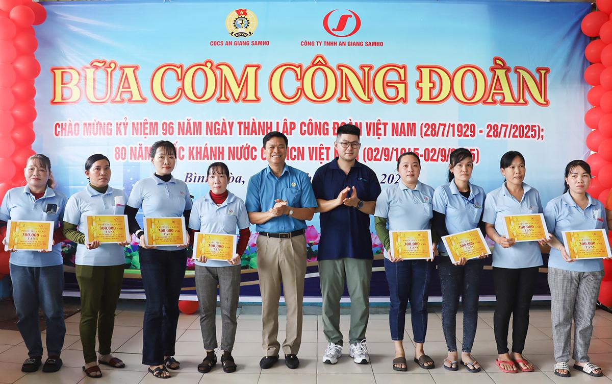 Chăm lo cho con đoàn viên, người lao động